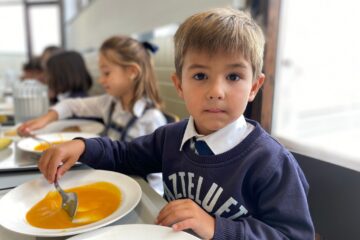 Desde Infantil a Bachillerato los alumnos se han adaptado con naturalidad a los cambios del Comedor Saludable en Gaztelueta