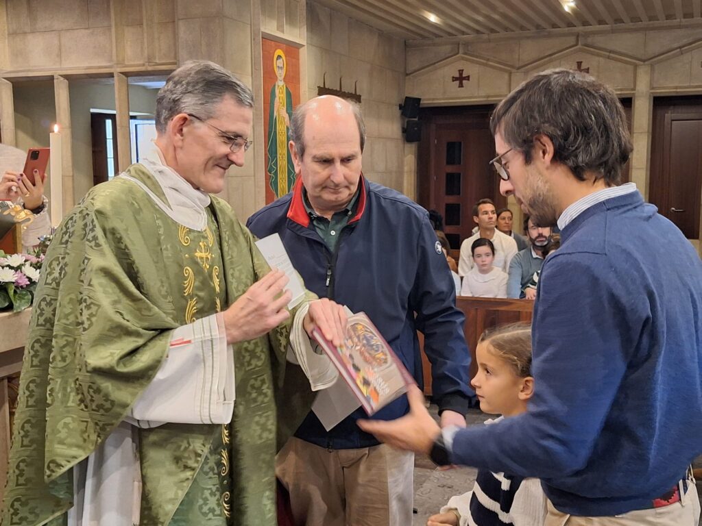 adolescencia y vida cristiana: vivir los sacramentos en familia.