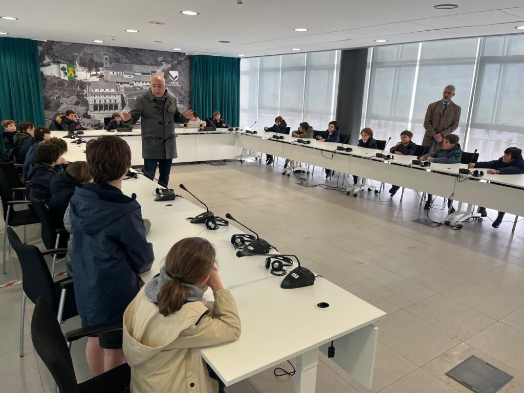 El alcalde de Leioa nos ayuda a descubrir "Cómo nos organizamos" 1 Gaztelueta Leioa 2