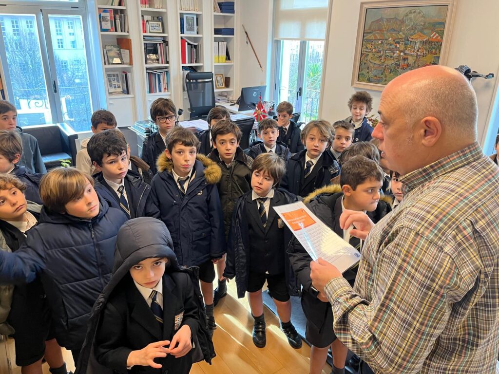 El alcalde de Leioa nos ayuda a descubrir "Cómo nos organizamos" 2 Gaztelueta Leioa 3