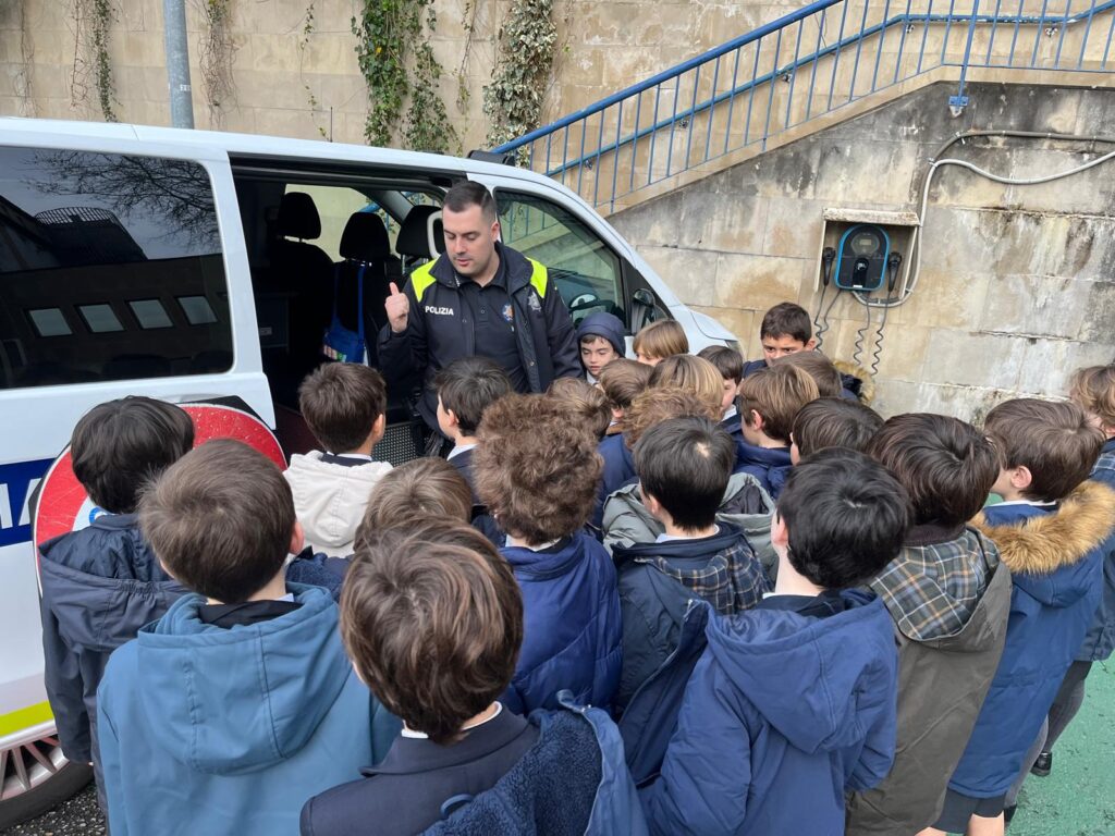 El alcalde de Leioa nos ayuda a descubrir "Cómo nos organizamos" 3 Gaztelueta Leioa 4